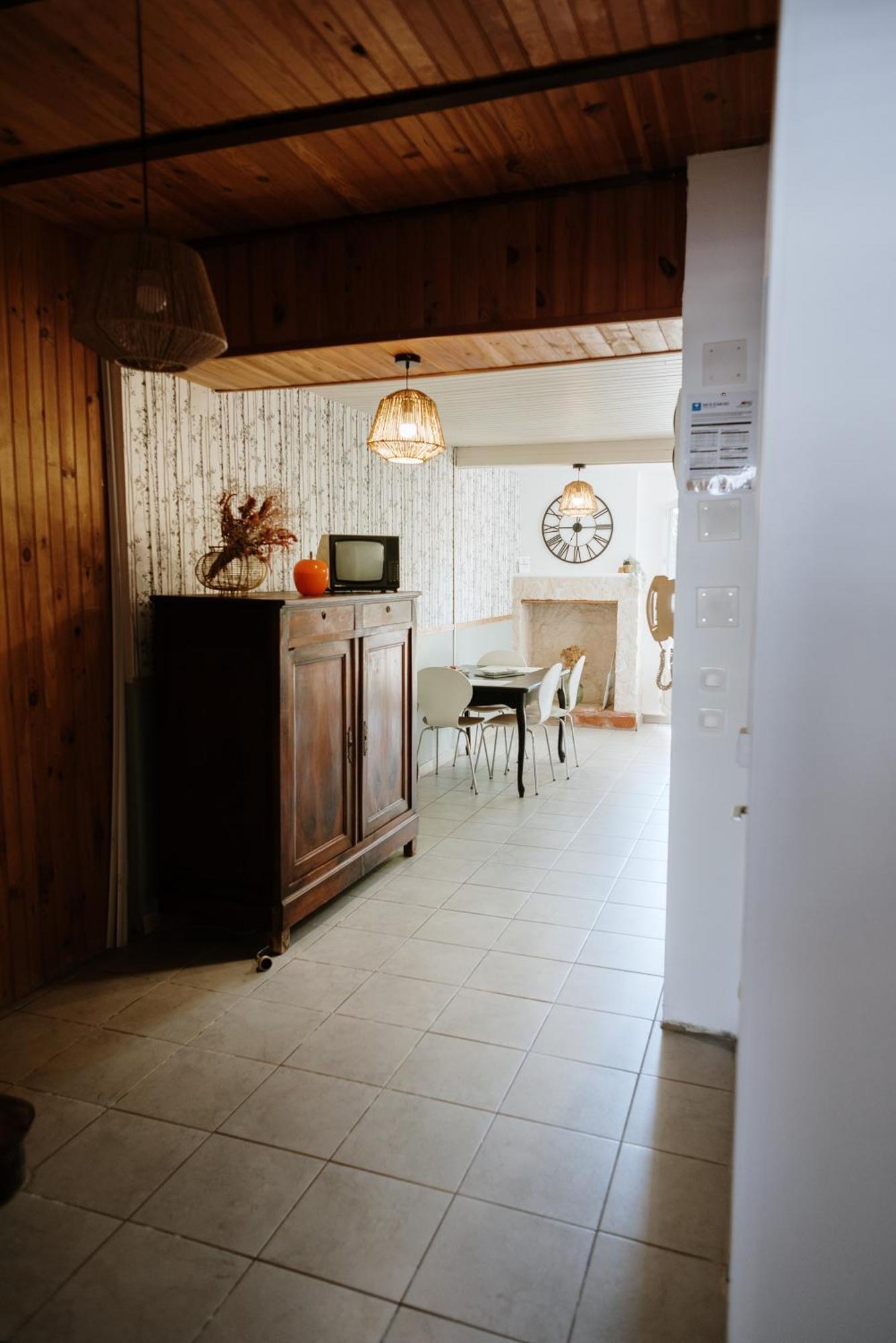 Studio De Plain-Pied Avec Terrasse Et Jardin Lägenhet Saint-Meard-de-Gurcon Exteriör bild