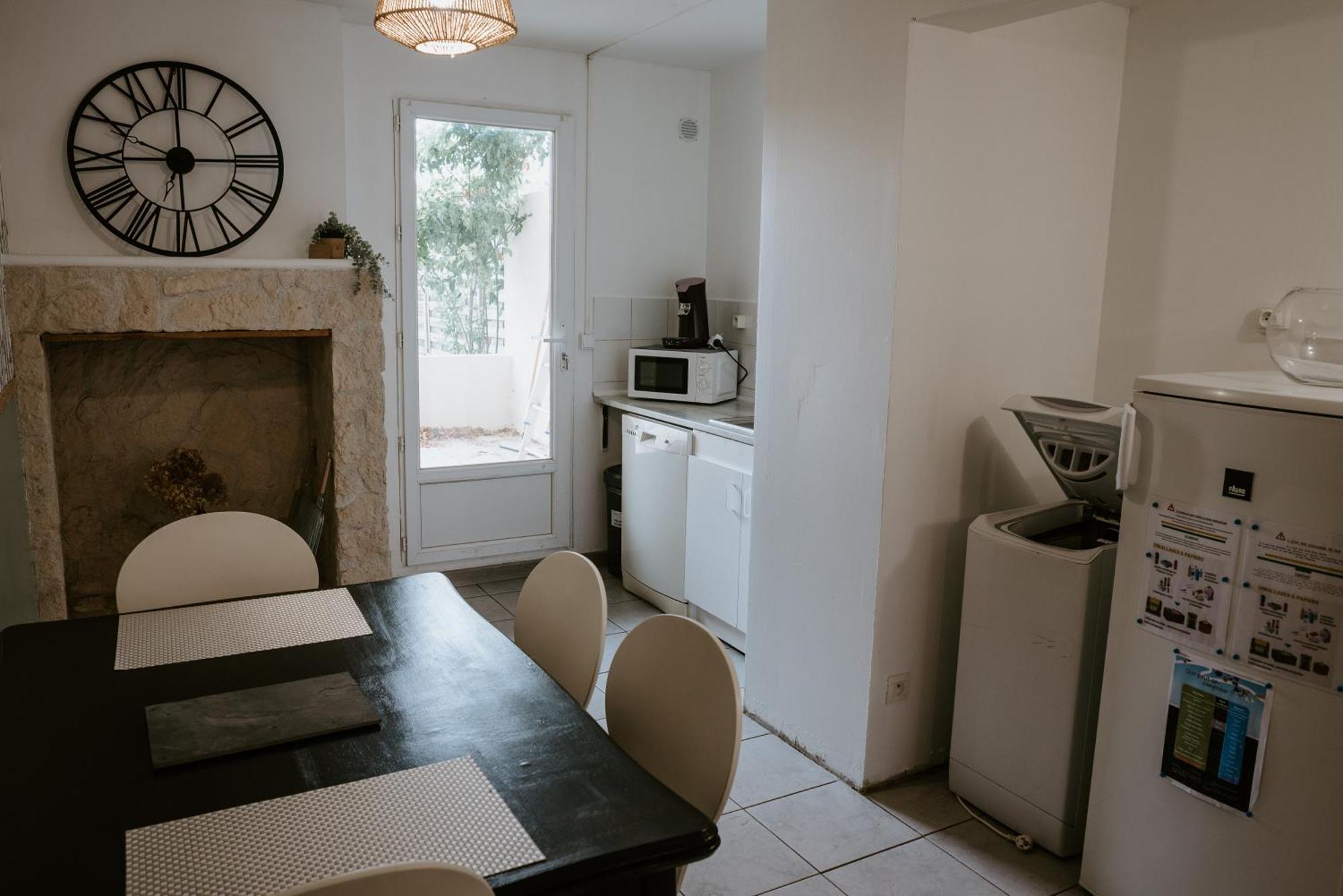 Studio De Plain-Pied Avec Terrasse Et Jardin Lägenhet Saint-Meard-de-Gurcon Exteriör bild