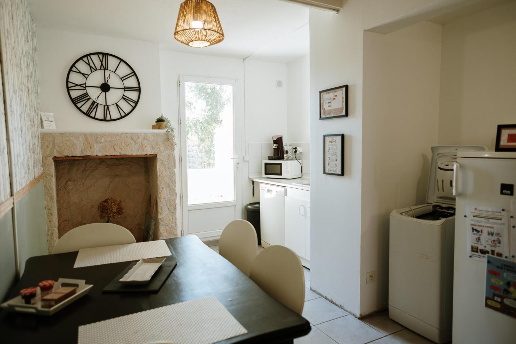 Studio De Plain-Pied Avec Terrasse Et Jardin Lägenhet Saint-Meard-de-Gurcon Exteriör bild